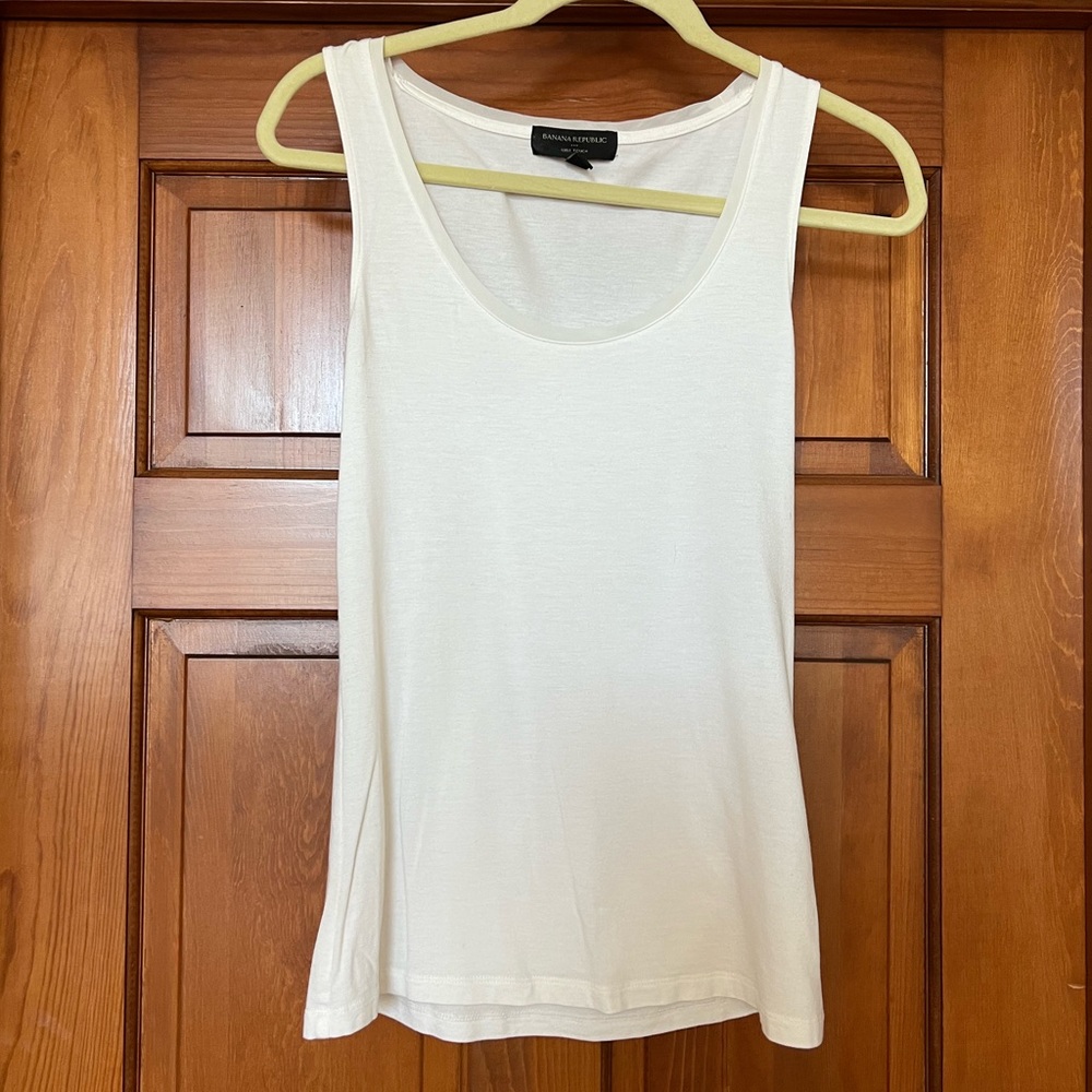 BANANA REPUBLIC White Tank Top